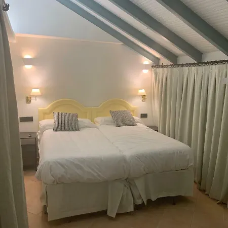 Homestay Turistic Sevillanos Sl *