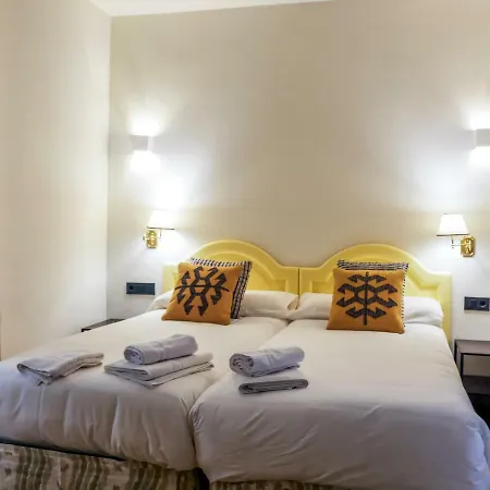 Homestay Turistic Sevillanos Sl *